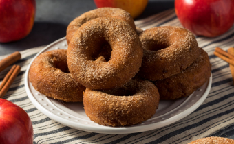 Sweet,Homemade,Apple,Cider,Donuts,With,Cinnamon,Sugar
