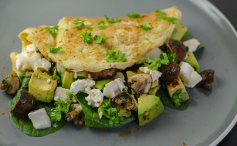 Omelette with avocado & goats’ cheese LR