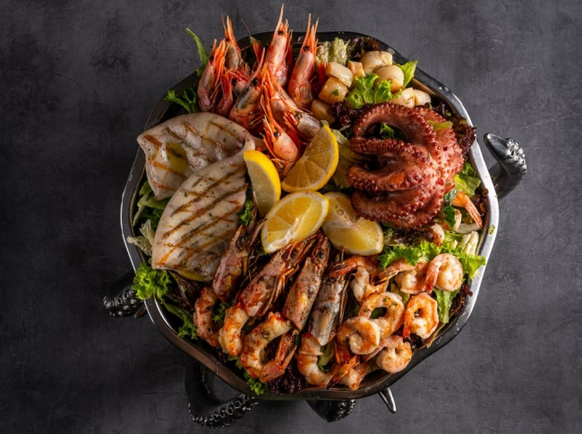 BBQ seafood platter & aioli