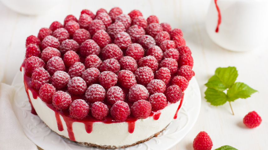 Festive Raspberry Cheesecake