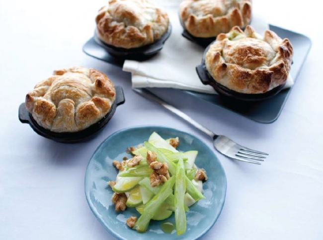 Apple_spinach_and_parmesan_pie