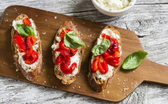 Roasted red capsicum & goat’s cheese bruschetta