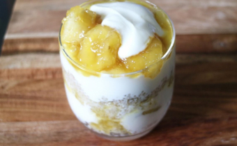 Quinoa porridge with caramelised bananas