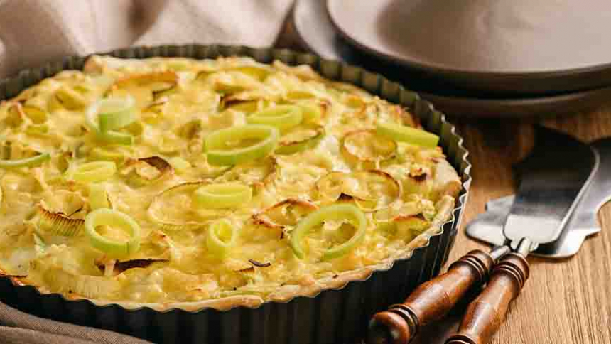 Leek, ricotta and cheddar flan