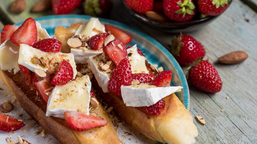 Strawberry Brie Crostini