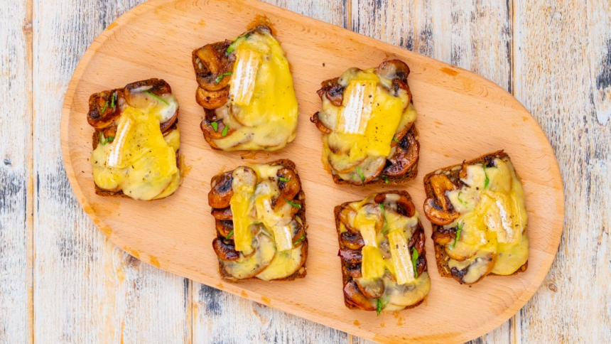 Mushroom truffle suzette toast (Large)
